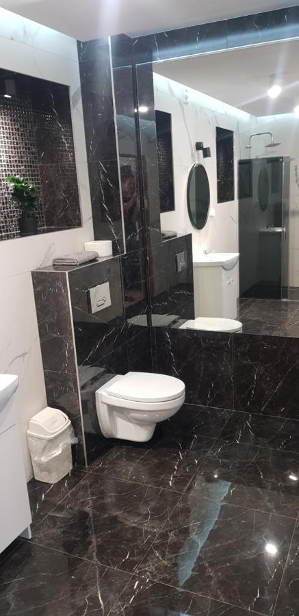 Willa-Restauracja Victoria Ostrowiec Świętokrzyski Esterno foto